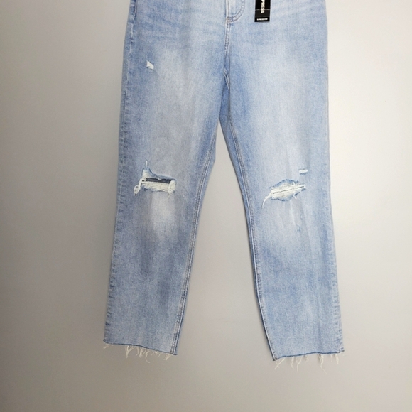 NWT Express Size 6 Curvy Super High Waisted Ripped Mom Jeans - Picture 2 of 12